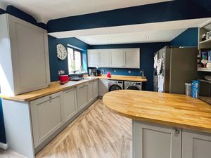 Kitchen- click for photo gallery